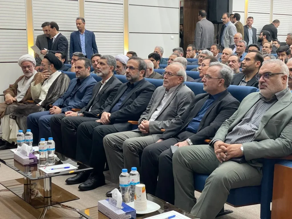 آیین تجلیل از مدیران، قضات و کارکنان نمونه دادگستری البرز با حضور معاون اجتماعی و پیشگیری از وقوع جرم قوه قضاییه برگزار شد