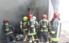 شب پرحادثه در جاده مخصوص؛ آتش‌سوزی گسترده در انبارهای مواد شیمیایی