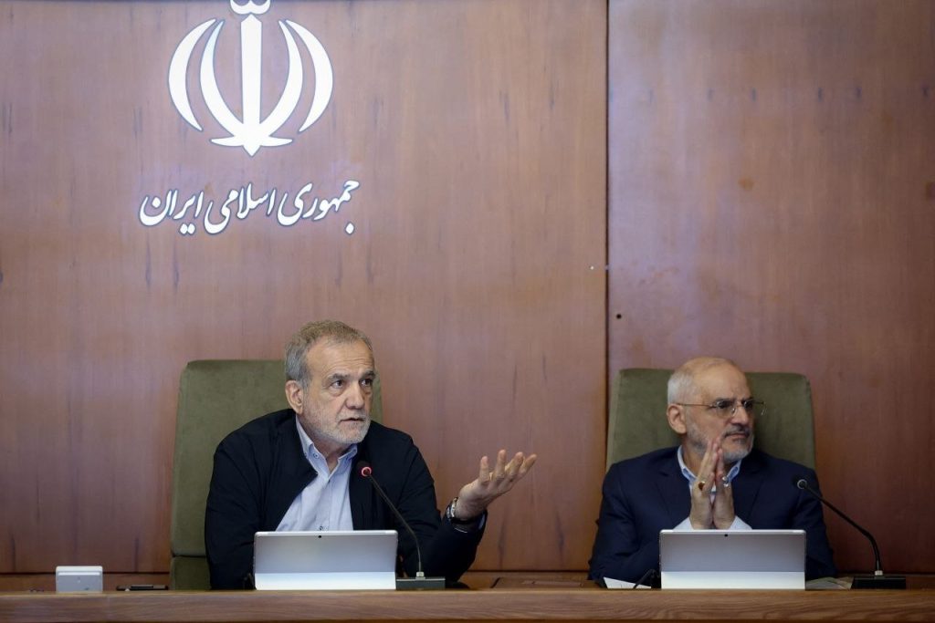 اولتیماتوم پزشکیان درباره «توقف تولید»/ توصیههای رییس دولت درباره طرح «سهشنبههای بدون خودرو» در جلسه هیئت دولت