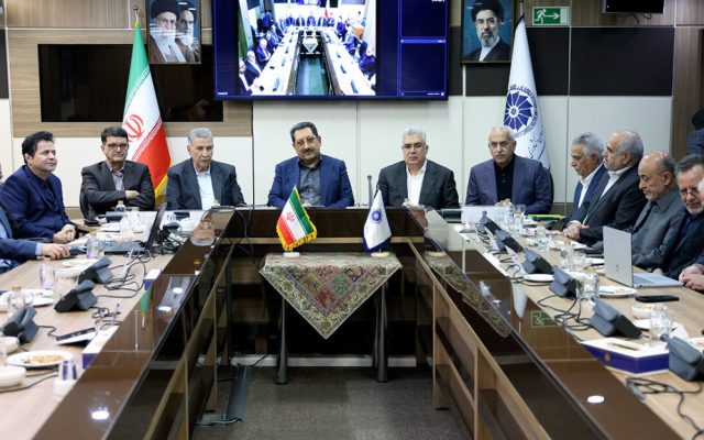 اتابک: سیاست تجاری بر سیاست ارزی مقدم است