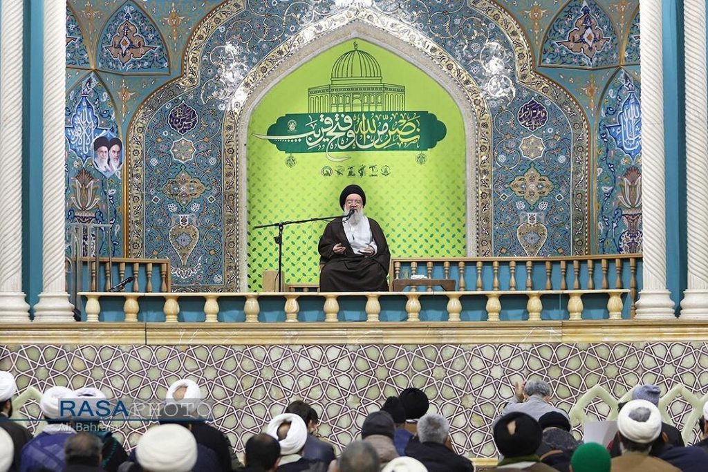 واکنش امام جمعه تهران به سخنان پزشکیان در سازمان ملل/ آنها که میخواهند این وحدت بماند در بی حجابی ندمند/ نظام حامی بیحجابها نیست