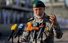 دریادار سیاری: برای مقابله با هر تهدیدی آمادگی کامل داریم/ کاملاً بر تنگه هرمز مسلط هستیم/ اجازه نمی‌دهیم کسی قصد عبور داشته باشد