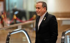 منبع نزدیک به هیئت ایرانی: برنامه‌ای برای دور جدید مذاکره با طرف آمریکایی در دستور کار قرار ندارد/ عراقچی چه زمانی به کشور باز می گردد؟