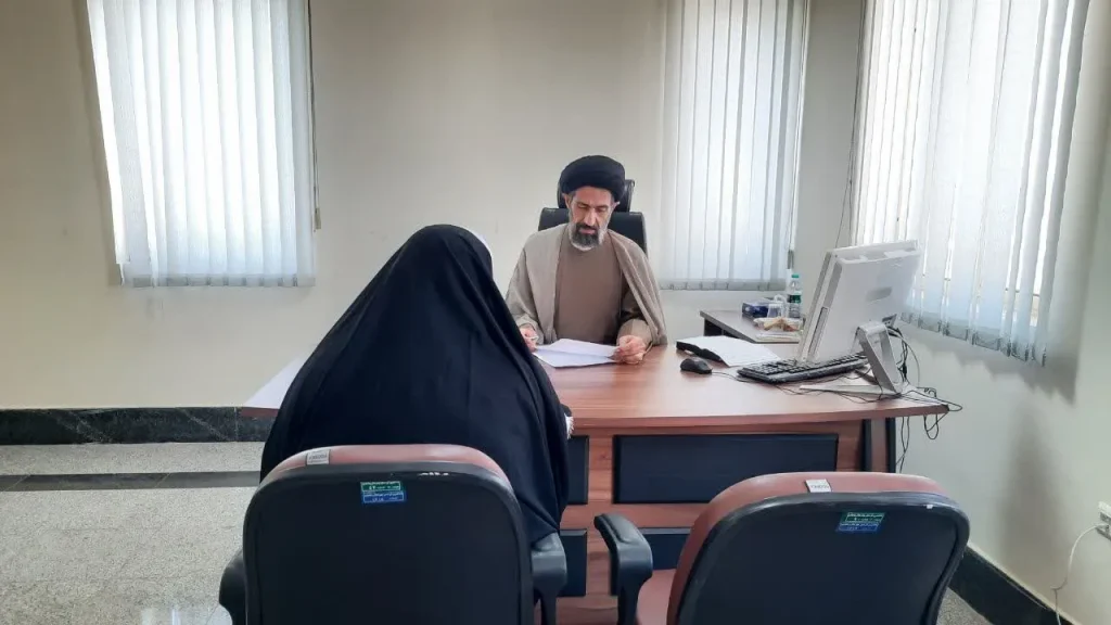 ملاقات چهره‌به‌چهره رئیس کل دادگستری چهارمحال و بختیاری با ۱۰۰ نفر از مراجعه‌کنندگان