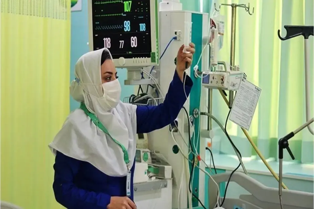 حقوق پرستاران تا دهم ماه هم دوام نمی‌آورد