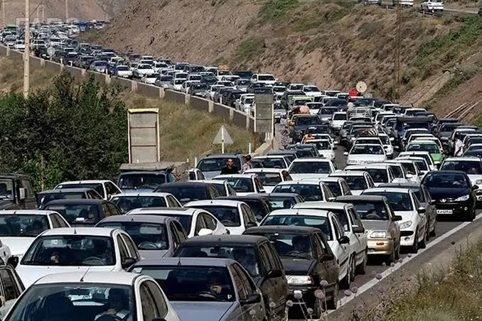 ترافیک سنگین در محور‌های زیارتی و سیاحتی