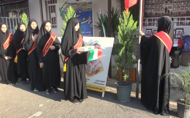 برگزاری جشن پرچم در دبیرستان دخترانه شهید احمد عباسی عباس‌آباد