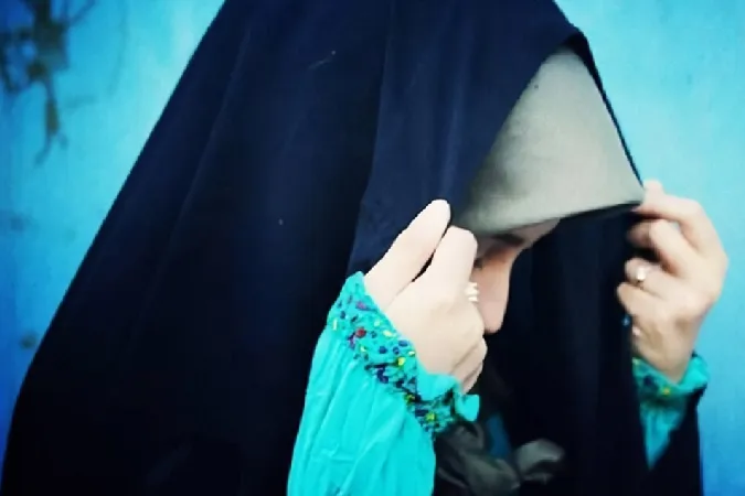 بررسی کارکردهای فردی و اجتماعی حجاب با رویکرد فناوری شناختی-فرهنگی