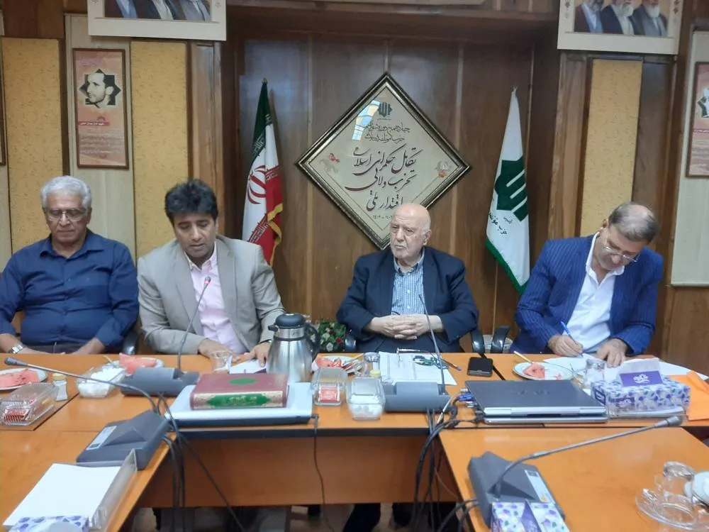 فارسی: مدیران غیرمتخصص عامل بلاتکلیفی هستند/ مازیار: مصلحتاندیشی در اجرای قانون به رفتارهای ضدفرهنگی منجر شده