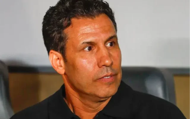 روح شوق و هواداری را نابود می‌کنید/ حرفهای تند سرمربی پرسپولیس درباره تعطیلی فوتبال