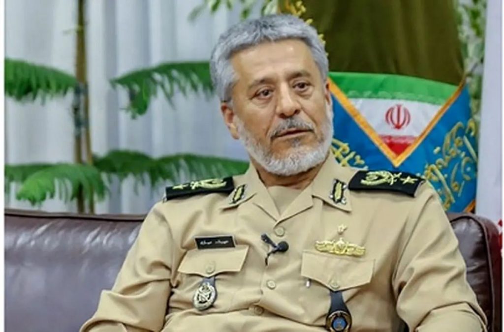 دریادار سیاری: آمریکا نتوانست به هیچ یک از اهداف خود در جنگ با ایران برسد/ دشمن مجبور است با ناکامی و آبروریزی منطقه را ترک کند