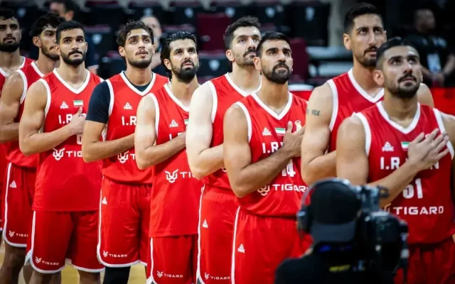 جمشیدی یک ثانیه هم فرصت بازی نداشت:/ مانولو ستاره کهنه‌کار را کنار دست خودش نشاند!
