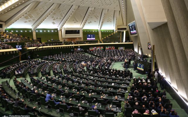 سلیمی، نماینده: کشمیری‌ها و اکبری‌ها در کشور ما یکی و دوتا نبودند/ دولت مشخص کند اصل «نفوذ» را قبول دارد یا خیر!
