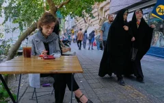 حمله همزمان کیهان به دولت و ضرغامی؛ چرا از بدحجابی به عریان‌نمایی رسیده‌ایم؟