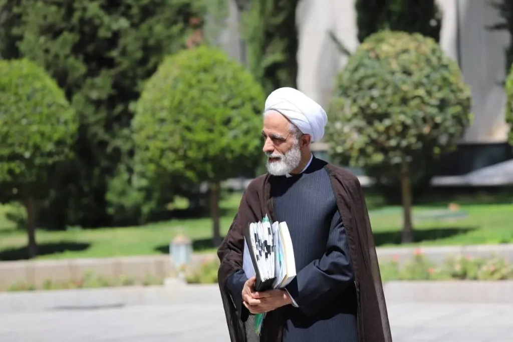 معاون حقوقی پزشکیان: ایرادهای اساسی دولت به طرح «نفوذ» را در قالب نامهای به مجلس ارسال کردیم/ کلیات این طرح در مجلس به تصویب رسیده و دیگر فضای چندانی برای پیشنهاد دولت وجود ندارد