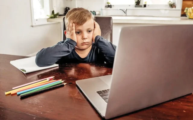 نسخه تازه اروپا برای محدود کردن کودکان در فضای مجازی