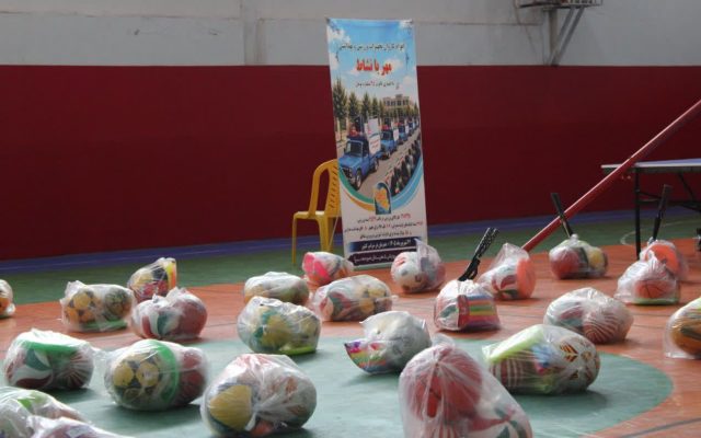 توزیع ۷۰۰ میلیون تومان اقلام ورزشی در مدارس شهرستان صومعه سرا
