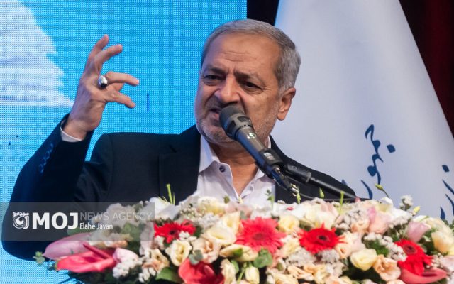 مأموریت معلمی از حکومت‌داری سخت‌تر است/ امروز میدان اصلی جنگ ما مدارس کشور است
