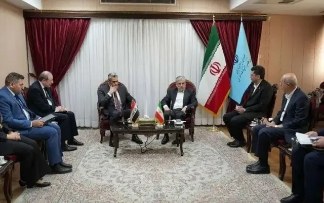 وزیر علوم ایران و سفیر عراق درباره تقویت همکاری‌های علمی گفت‌وگو کردند