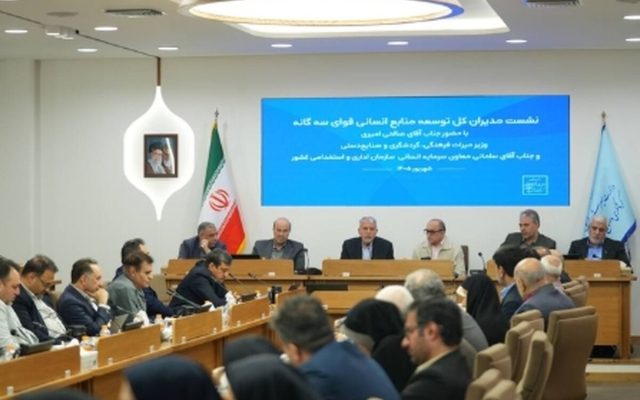 راه نجات نظام اداری، عبور از اجبار و حرکت به سمت باور و انگیزه است