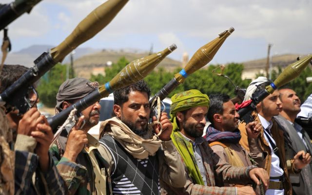 پیشروی ۳۶ ساعته حوثی‌ها در غرب یمن؛ سی‌ان‌ان از «شکست مشترک واشنگتن و ریاض» گزارش داد