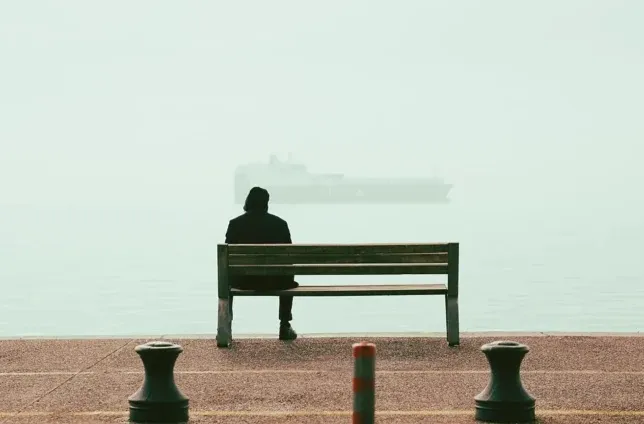 تحقیق جدید: تنهایی و انزوای اجتماعی می‌توانند تا ۶ سال از زندگی سالم شما کم کنند