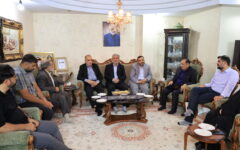 دیدار نمایندگان مجلس با خانواده فرمانده جانباز شهیدی که گمنام زندگی کرد
