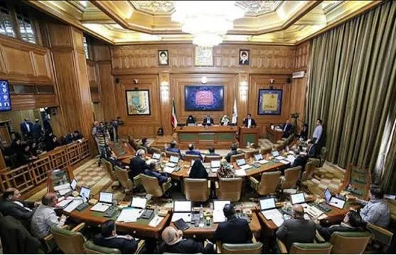 طرح حمل و نقل رایگان شهرداری، برندسازی انتخاباتی است | اگر پول حمل‌ونقل را از این جیب مردم نگیریم، از جیب دیگر می‌گیریم