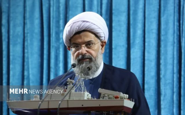 مطالبه امام جمعه دشتی برای بررسی قبوض آب و برق