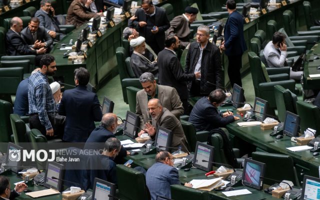 مجلس برای تبیین موضوع نفوذ دشمنان ۳ وزراتخانه را مکلف کرد