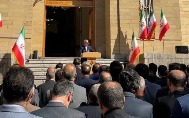سبحانی: ایستادگی و پایداری مردمی عامل برافراشته ماندن پرچم ایران است