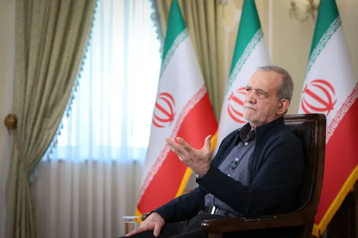 پزشکیان: با تمامیت‌خواهی برخی در منطقه برخورد می‌کنیم