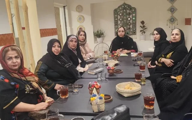 گفتگوی مدیرکل دفتر امور زنان و خانواده استانداری سیستان و بلوچستان با بانوان بومی ساکن تهران