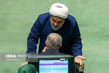 واکنش رسانه اصولگرا به حکم 10 ماه زندان برای حمید رسایی/ او مظلوم‌نمایی سیاسی می کند