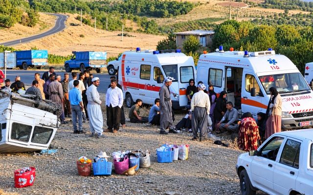 واژگونی لندکروز در محور پیرانشهر ــ میرآباد ۱۶ مصدوم برجای گذاشت
