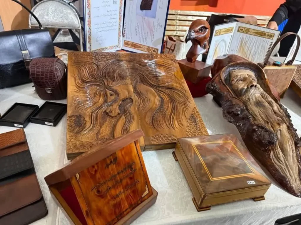 سرپرست معاونت صنایع دستی آذربایجان غربی: تسهیل فروش صنایع دستی هنرمندان به جد دنبال می‌شود