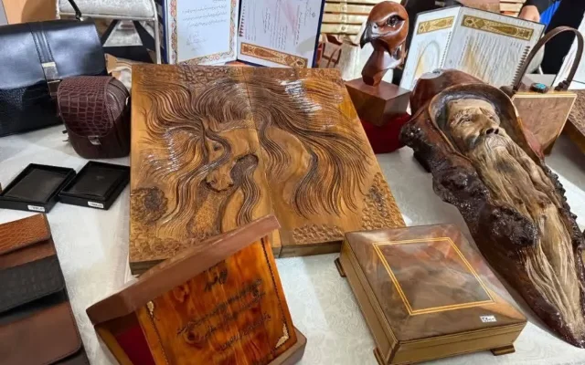 سرپرست معاونت صنایع دستی آذربایجان غربی: تسهیل فروش صنایع دستی هنرمندان به جد دنبال میشود