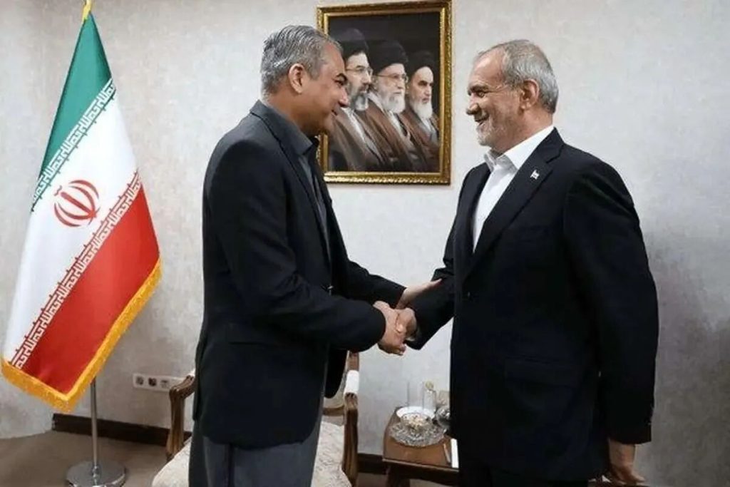 پشت پرده سفر وزیر کشور پاکستان به تهران/ تسنیم ارتباطی با انتقال پیام میان ایران و آمریکا ندارد/ جماران: هدف سفر نقوی تلاشهای میانجیگرانه است