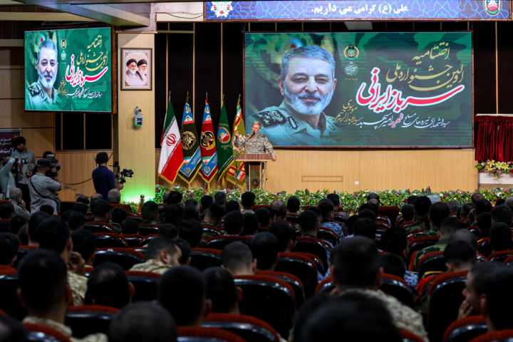 سرلشکر حاتمی: دشمن آماده دریافت ضربات سخت باشد؛ امنیت منطقه با همکاری آمریکا تأمین نمیشود