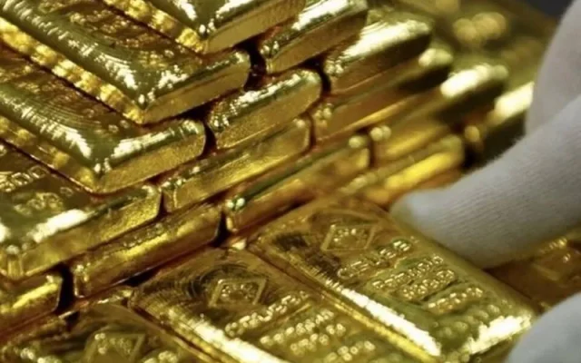 قیمت طلا در انتظار خبر بزرگ؛ بازار به کدام سمت می‌رود؟