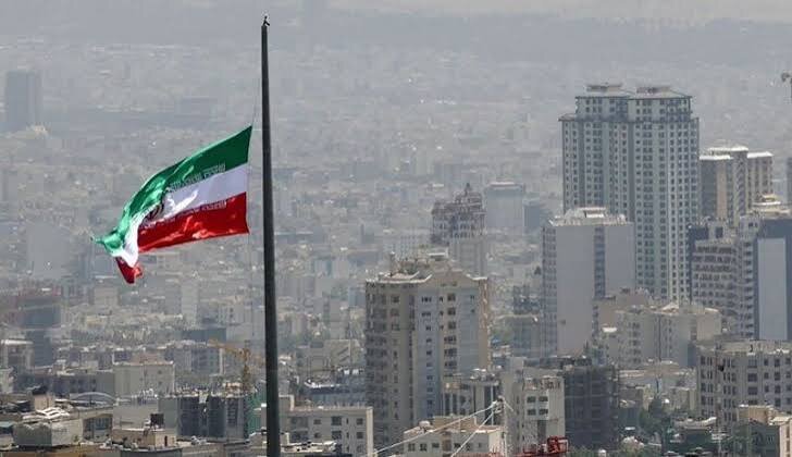 هشدار باد خیلی شدید در تهران؛ احتمال سقوط اجسام از ارتفاع/ دما به ۳۶ درجه میرسد