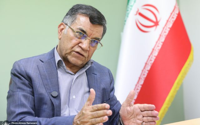 عضو جبهه اصلاحات: آمریکا برای کند کردن سرعت افول خود به قدرت نظامی تکیه دارد/ اروپا و آمریکا پیوند استراتژیک سابق را ندارند