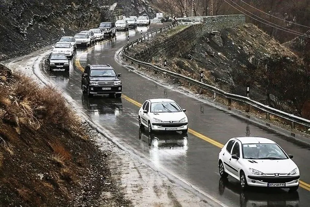 هشدار به مسافران شمال؛ بارندگی و ترافیک در جاده‌ها