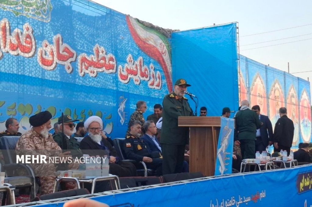 سردار شاهوار پور: تا آخرین قطره خون در دفاع از ایران ایستاده‌ایم