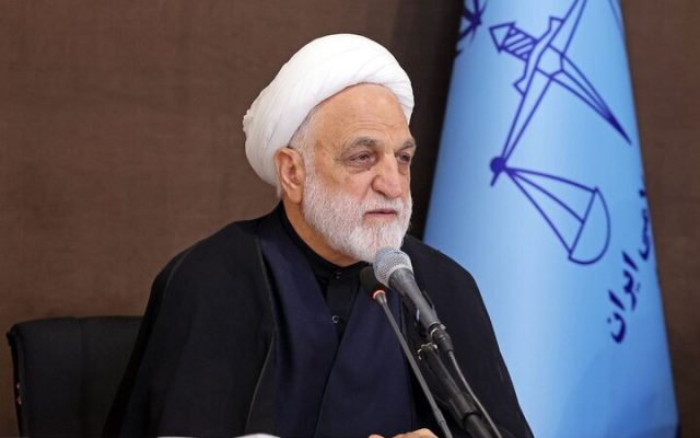 چرا پاسخ محسنی اژه ای به سؤال زیرکانه عضو دولت رئیسی درباره رسوایی «چای دبش» هوشمندانه بود؟
