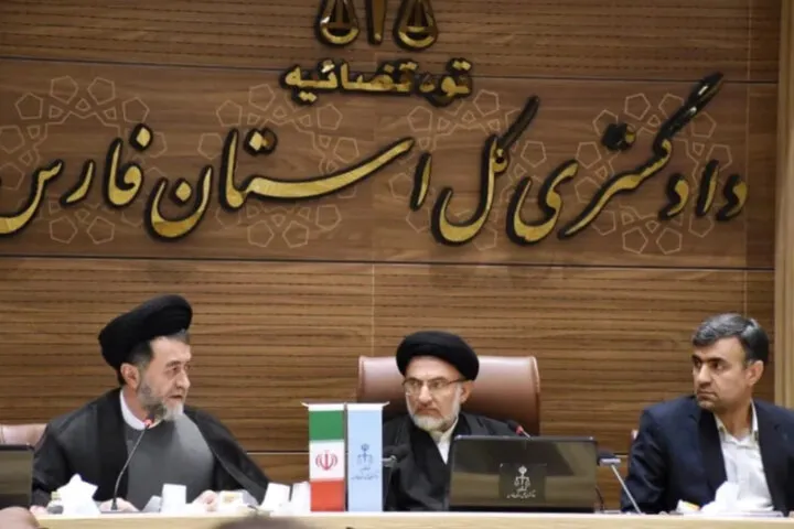 نشست تخصصی شورای قضایی فارس با حضور رئیس سازمان اوقاف و امور خیریه کشور