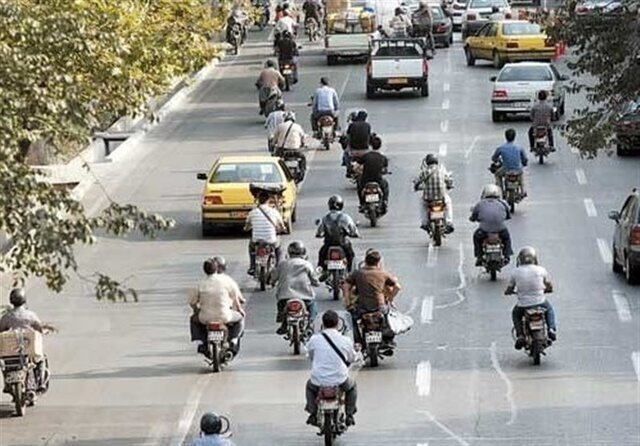 آمار عجیب تخلفات موتورسواران در تهران / بیش از ۸۶۳ هزار جریمه برای نداشتن کلاه ایمنی