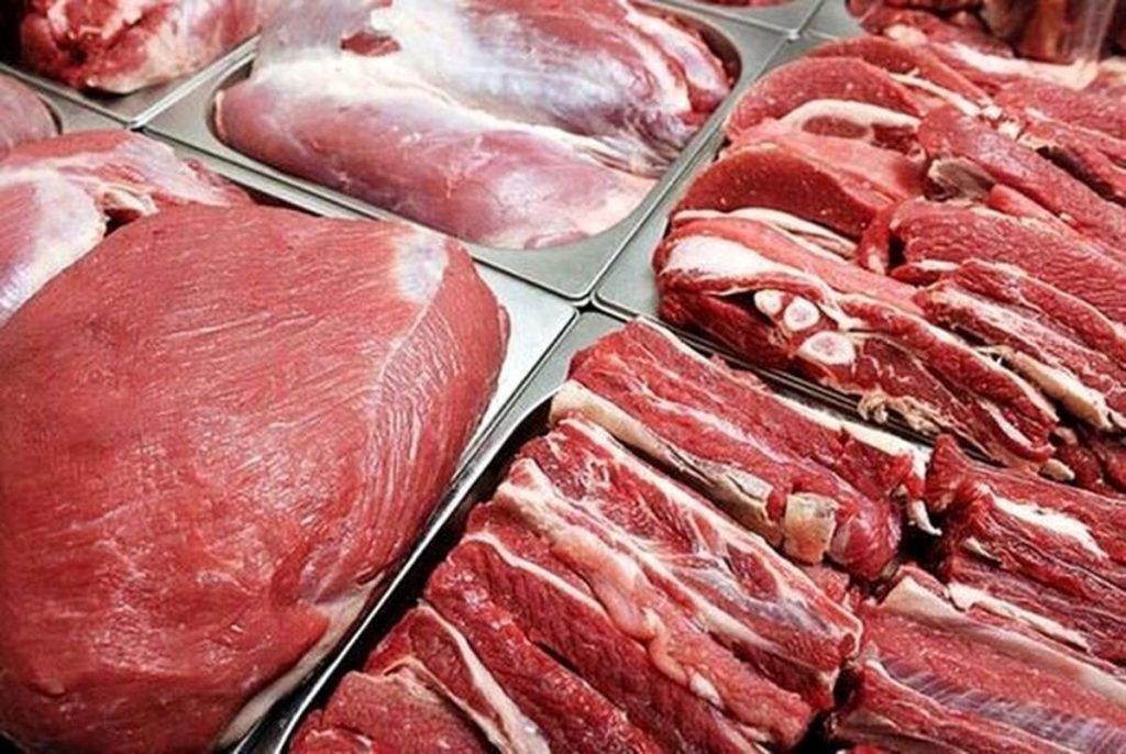 قیمت هر کیلو گوشت قرمز چند است؟ | قیمت گوشت در این شهر تا ۴۰۰ هزار تومان گران تر است