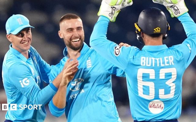 Jacks stars as England grind out win over Sri Lanka