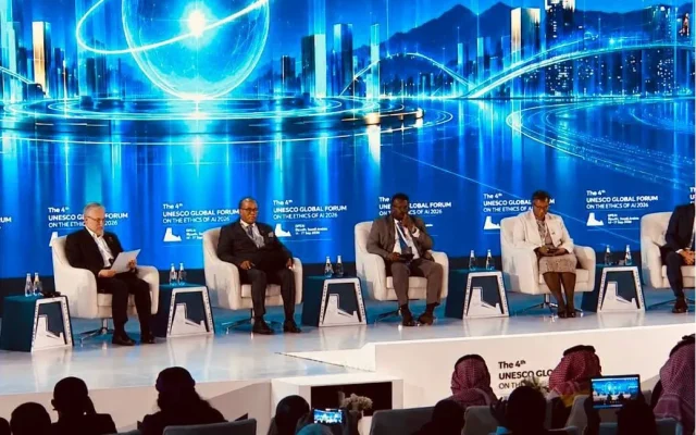 وزیر علوم نسبت به تبدیل هوش مصنوعی به دیکتاتوری نامرئی هشدار داد